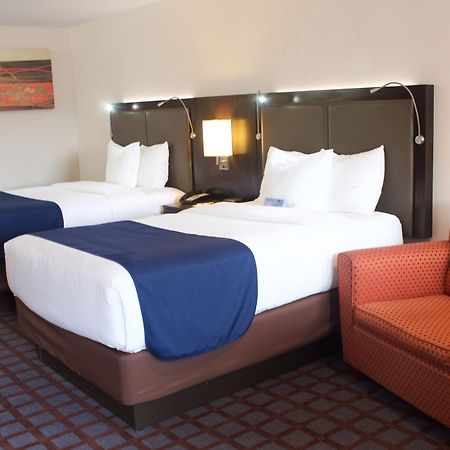 Days Inn By Wyndham Woodbury Long Island Zewnętrze zdjęcie