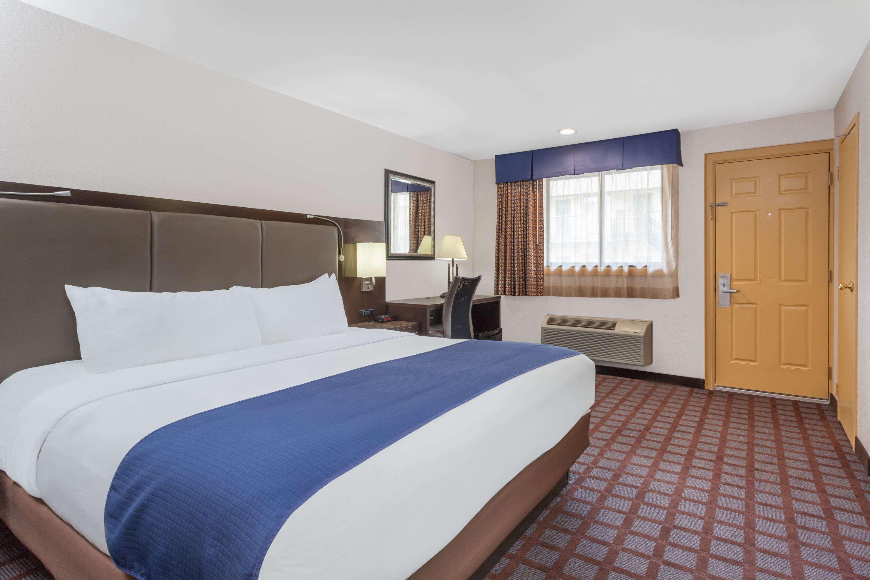 Days Inn By Wyndham Woodbury Long Island Zewnętrze zdjęcie