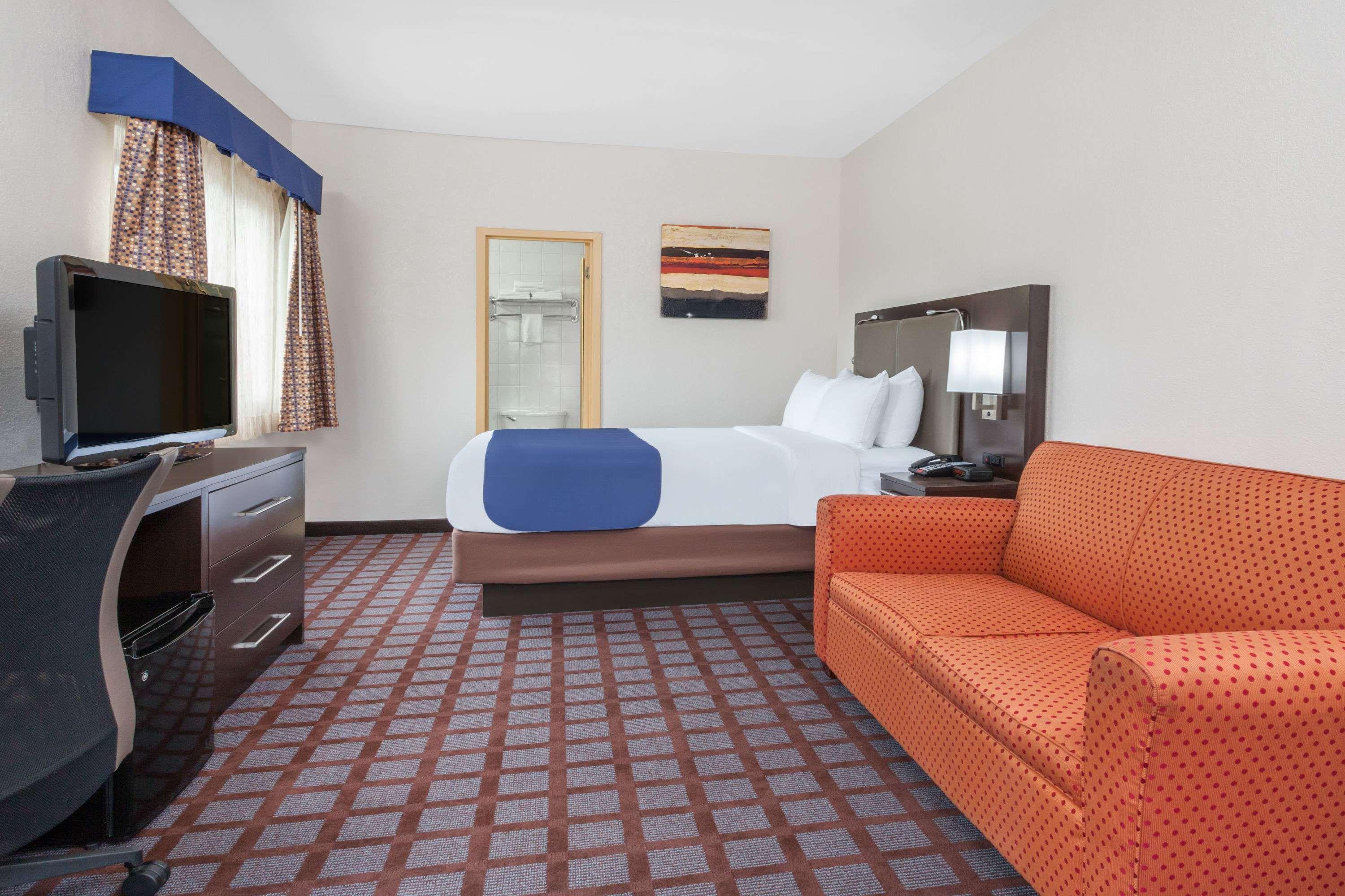 Days Inn By Wyndham Woodbury Long Island Zewnętrze zdjęcie
