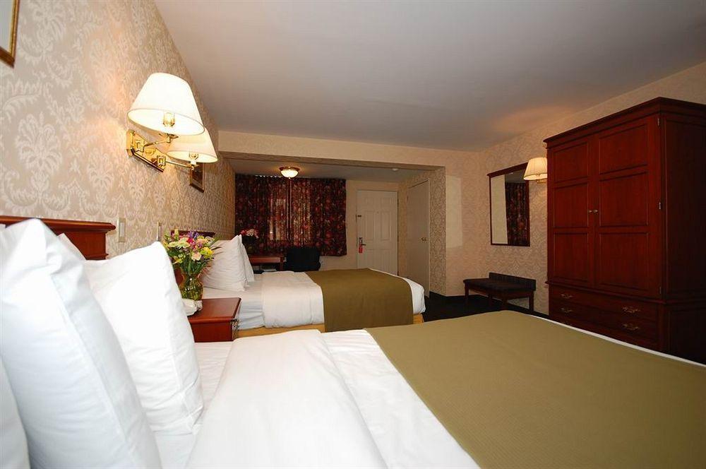 Days Inn By Wyndham Woodbury Long Island Zewnętrze zdjęcie