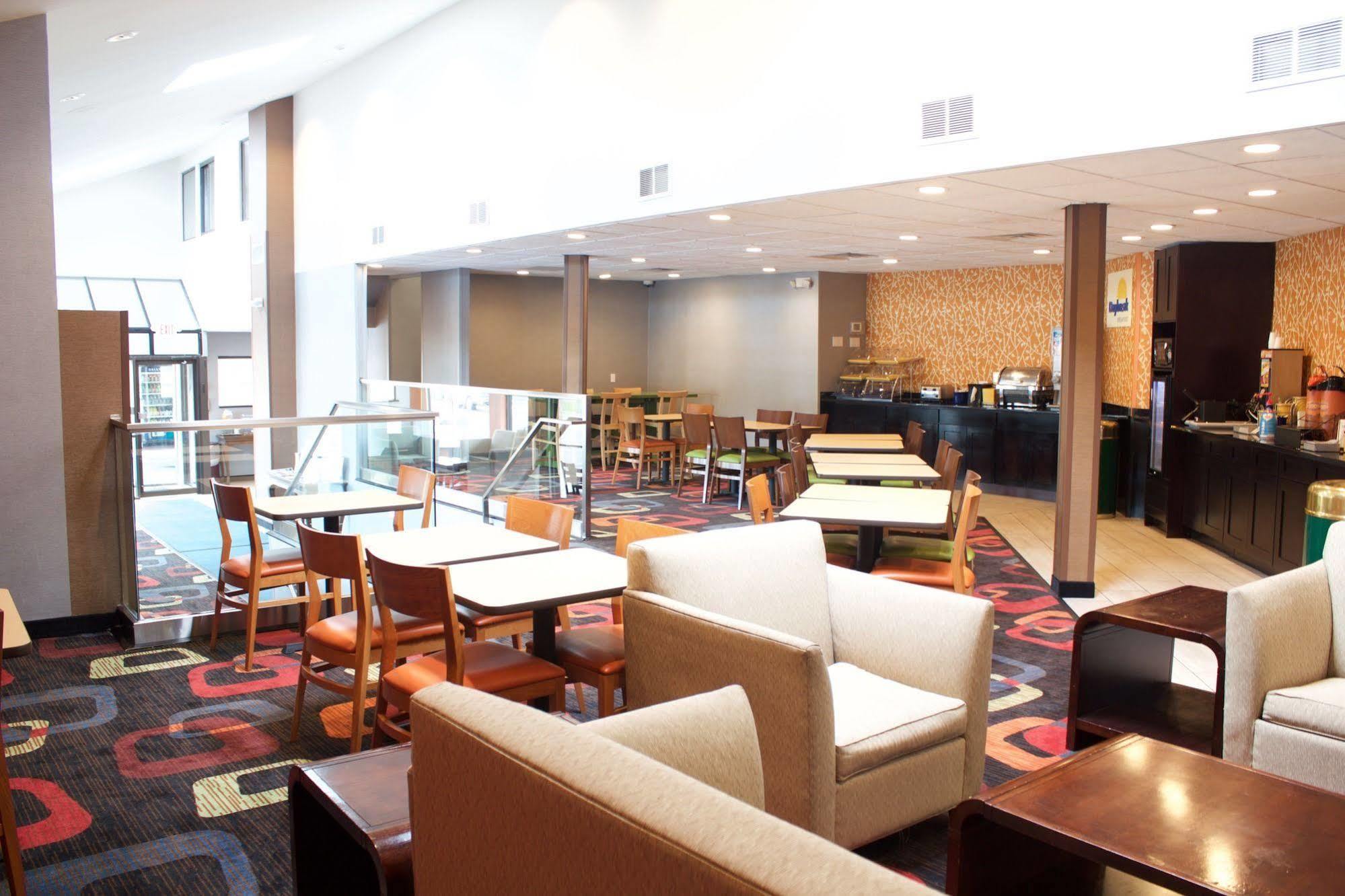 Days Inn By Wyndham Woodbury Long Island Zewnętrze zdjęcie
